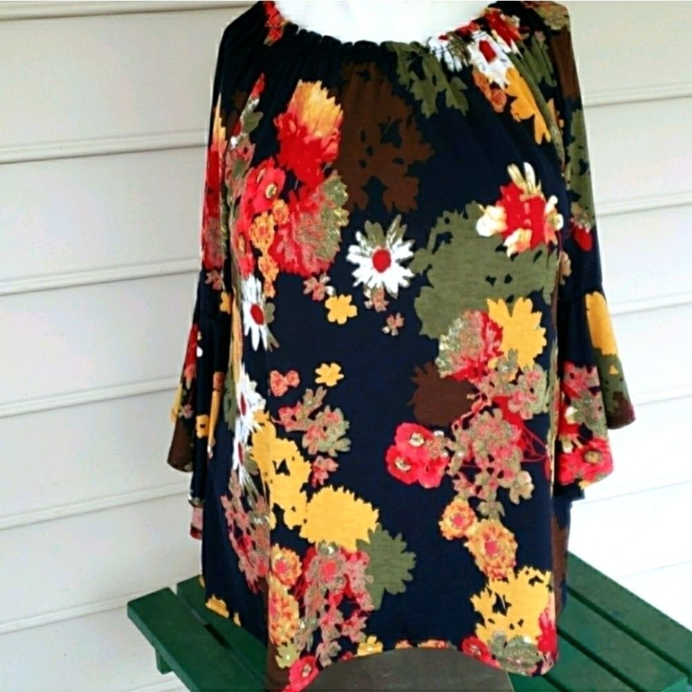 Paisley Grace women's  Boutique top size small